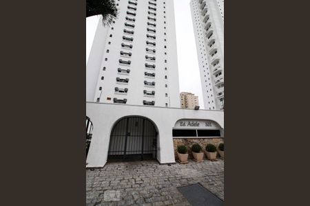 Apartamento à venda com 206m², 4 quartos e 4 vagasFachada