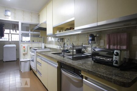 Apartamento à venda com 206m², 4 quartos e 4 vagasCozinha