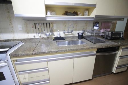 Apartamento à venda com 206m², 4 quartos e 4 vagasPia