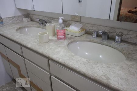 Apartamento à venda com 206m², 4 quartos e 4 vagasPia