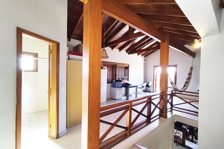 Casa à venda com 90m², 3 quartos e 2 vagasSala segundo piso