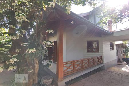 Casa à venda com 90m², 3 quartos e 2 vagasPátio