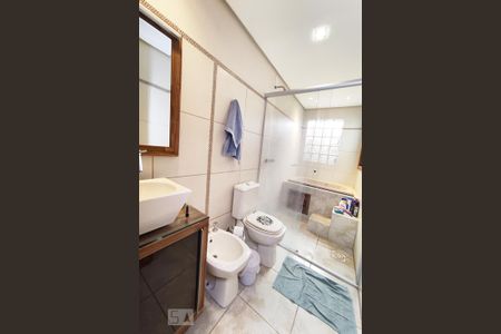 Casa à venda com 90m², 3 quartos e 2 vagasBanheiro