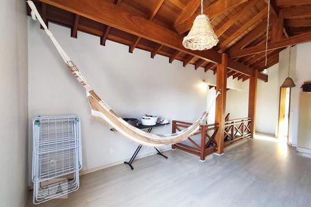 Casa à venda com 90m², 3 quartos e 2 vagasSala segundo piso