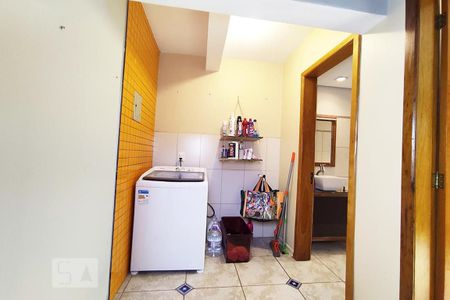 Casa à venda com 90m², 3 quartos e 2 vagasCozinha e Área de Serviço