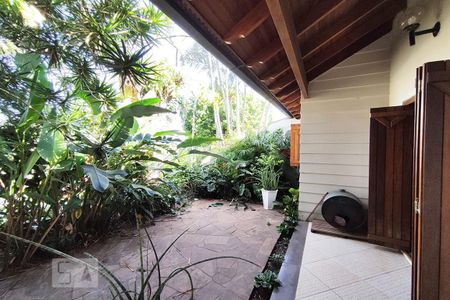 Casa à venda com 90m², 3 quartos e 2 vagasPátio