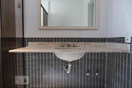 Apartamento à venda com 183m², 3 quartos e 2 vagasBanheiro da suíte 