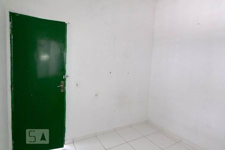 Quarto 1 de casa para alugar com 2 quartos, 40m² em Jardim Lajeado, São Paulo