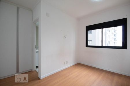 Suíte de apartamento para alugar com 2 quartos, 62m² em Continental, Osasco