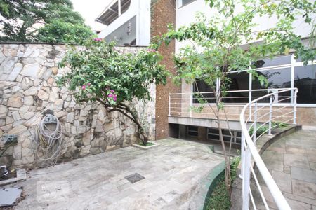 Casa à venda com 360m², 3 quartos e 5 vagasFrente da casa