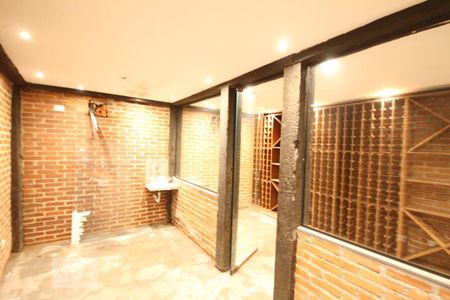 Casa à venda com 360m², 3 quartos e 5 vagasAdega