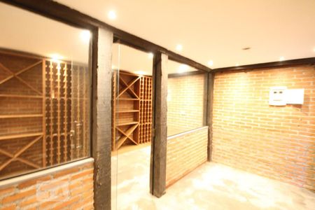 Casa à venda com 360m², 3 quartos e 5 vagasAdega