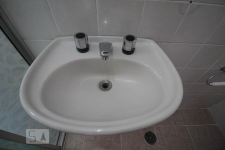 banheiro de apartamento para alugar com 2 quartos, 68m² em Santa Teresinha, São Paulo