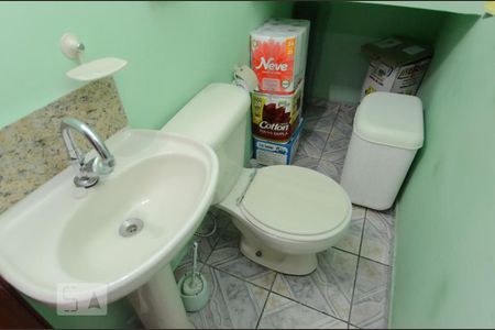 Casa à venda com 140m², 3 quartos e 2 vagas Casa à venda com 140m², 3 quartos e 2 vagasLavabo