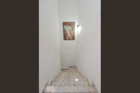 Casa à venda com 140m², 3 quartos e 2 vagas Casa à venda com 140m², 3 quartos e 2 vagasEscada Quartos