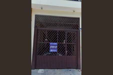 Casa à venda com 140m², 3 quartos e 2 vagas Casa à venda com 140m², 3 quartos e 2 vagasFachada e Placa QuintoAndar