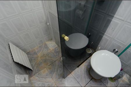 Casa à venda com 140m², 3 quartos e 2 vagas Casa à venda com 140m², 3 quartos e 2 vagasBanheiro Social