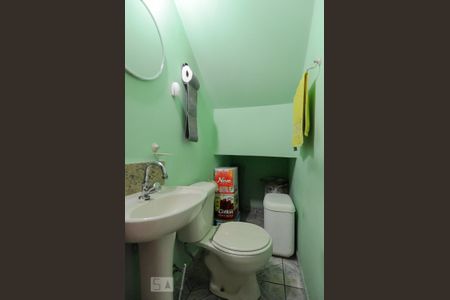 Casa à venda com 140m², 3 quartos e 2 vagas Casa à venda com 140m², 3 quartos e 2 vagasLavabo