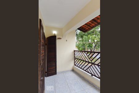 Casa à venda com 140m², 3 quartos e 2 vagas Casa à venda com 140m², 3 quartos e 2 vagasVaranda da Suíte