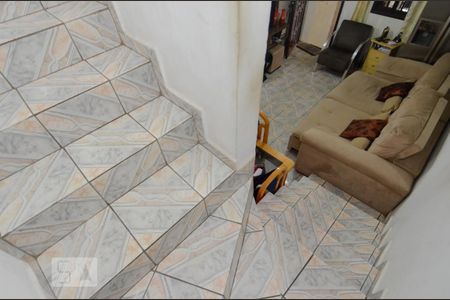 Casa à venda com 140m², 3 quartos e 2 vagas Casa à venda com 140m², 3 quartos e 2 vagasEscada Quartos