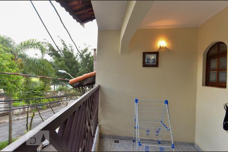 Casa à venda com 140m², 3 quartos e 2 vagas Casa à venda com 140m², 3 quartos e 2 vagasVista da Varanda