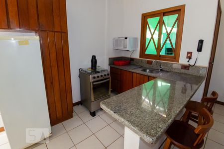 Cozinha de apartamento para alugar com 1 quarto, 60m² em Ingleses do Rio Vermelho, Florianópolis