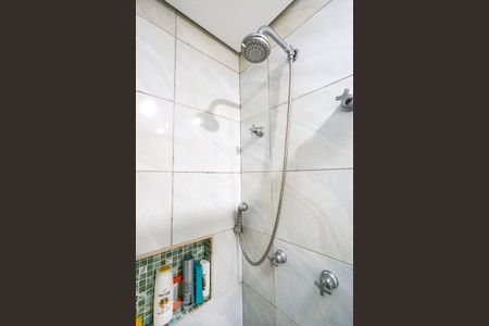 Apartamento à venda com 75m², 3 quartos e 1 vaga Apartamento à venda com 75m², 3 quartos e 1 vagaChuveiro