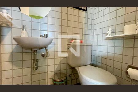 Lavabo de apartamento à venda com 1 quarto, 56m² em Pinheiros, São Paulo