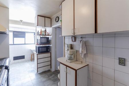Apartamento à venda com 115m², 4 quartos e 2 vagasCozinha