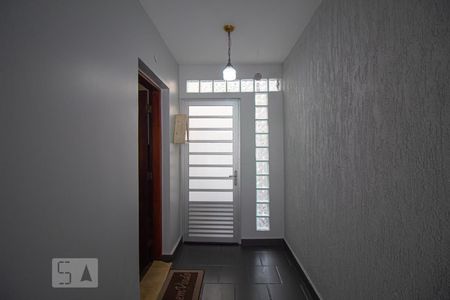 Casa à venda com 172m², 3 quartos e 2 vagas Casa à venda com 172m², 3 quartos e 2 vagasEntrada