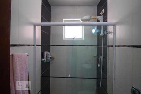 Casa à venda com 172m², 3 quartos e 2 vagas Casa à venda com 172m², 3 quartos e 2 vagasBanheiro 1