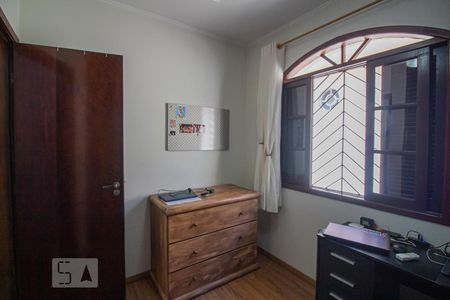 Casa à venda com 172m², 3 quartos e 2 vagas Casa à venda com 172m², 3 quartos e 2 vagasEscritório