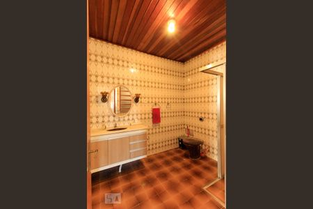 Casa à venda com 450m², 4 quartos e 2 vagasBanheiro 1
