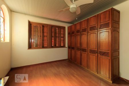 Casa à venda com 450m², 4 quartos e 2 vagasQuarto 3