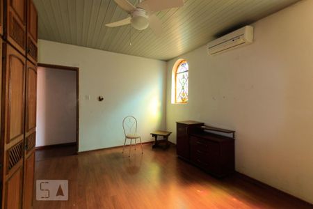 Casa à venda com 450m², 4 quartos e 2 vagasQuarto 3