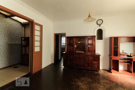 Casa à venda com 450m², 4 quartos e 2 vagasSala