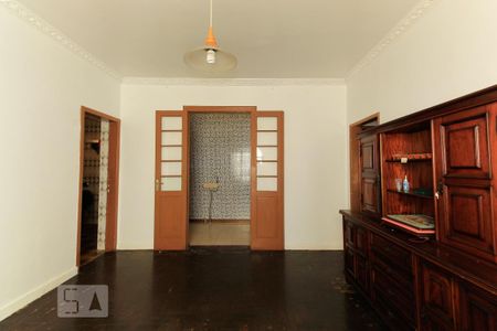 Casa à venda com 450m², 4 quartos e 2 vagasSala