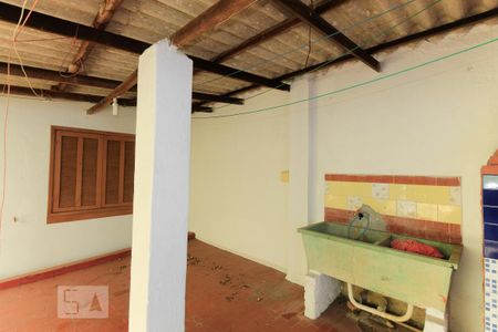 Casa à venda com 450m², 4 quartos e 2 vagasÁrea de serviço