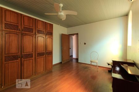Casa à venda com 450m², 4 quartos e 2 vagasQuarto 3