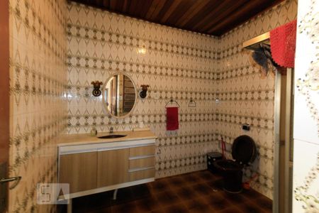 Casa à venda com 450m², 4 quartos e 2 vagasBanheiro 1