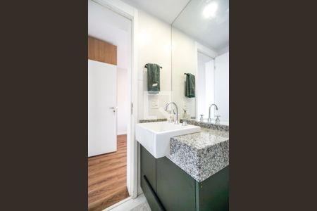 Apartamento para alugar com 80m², 2 quartos e 2 vagas Apartamento para alugar com 80m², 2 quartos e 2 vagasBanheiro da suíte
