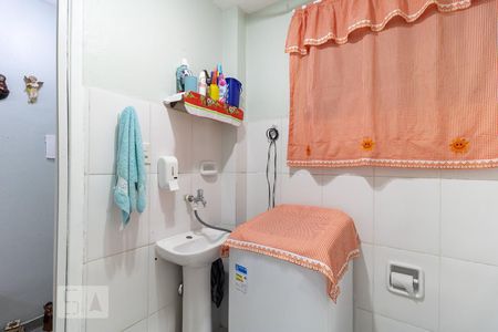 Banheiro e Lavanderia de kitnet/studio à venda com 1 quarto, 28m² em Liberdade, São Paulo