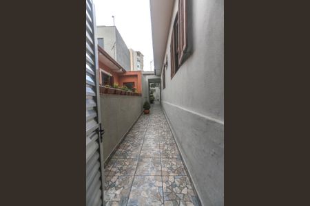 Casa à venda com 300m², 6 quartos e 4 vagasCorredor externo