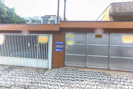 Casa à venda com 300m², 6 quartos e 4 vagasFachada