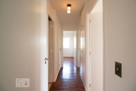 Corredor de apartamento à venda com 3 quartos, 104m² em Vila Olímpia, São Paulo