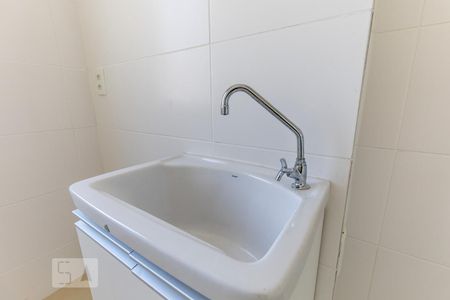 Tanque de apartamento para alugar com 2 quartos, 61m² em Marechal Rondon, Canoas