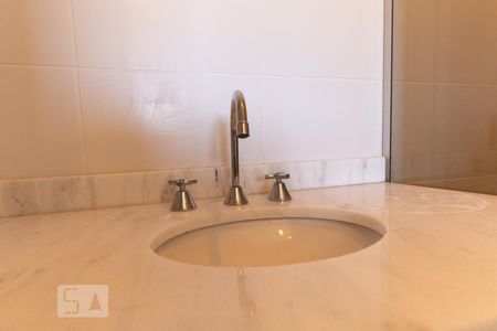 Apartamento para alugar com 61m², 2 quartos e 1 vaga Apartamento para alugar com 61m², 2 quartos e 1 vagaBanheiro