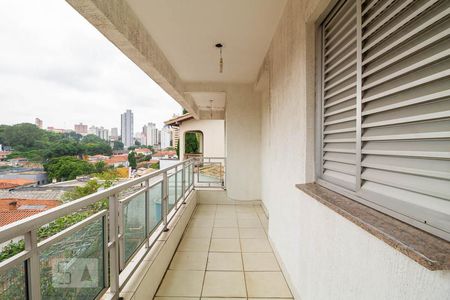 Casa de condomínio à venda com 410m², 4 quartos e 4 vagasVaranda 