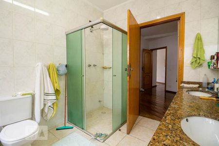 Casa de condomínio à venda com 410m², 4 quartos e 4 vagasBanheiro da Suíte 1