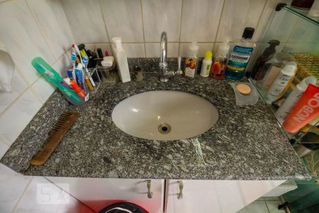 Casa de condomínio à venda com 410m², 4 quartos e 4 vagasBanheiro da Suíte 2